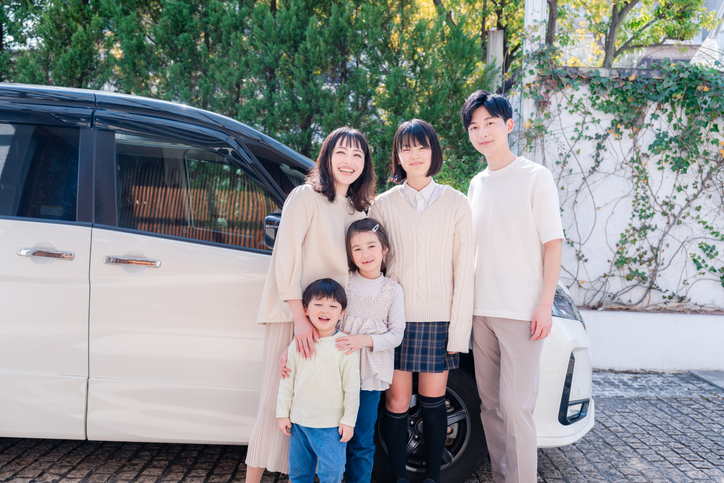 Families traveling by car